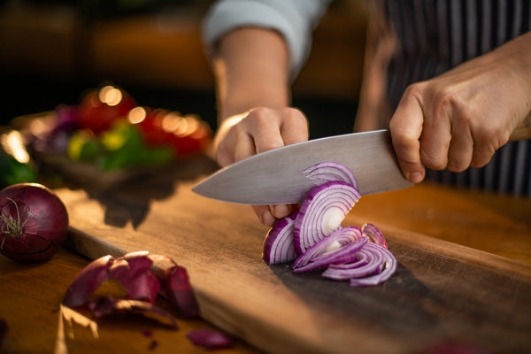 Does a sharp knife make food taste better?